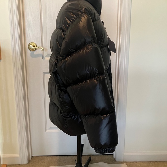 Prada Re-Nylon Puffer Down Jacket Black Size 44 New with Tags! - Picture 16 of 16